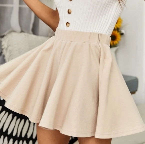 Elastic waist swing Culotte shorts - Picture 2 of 5